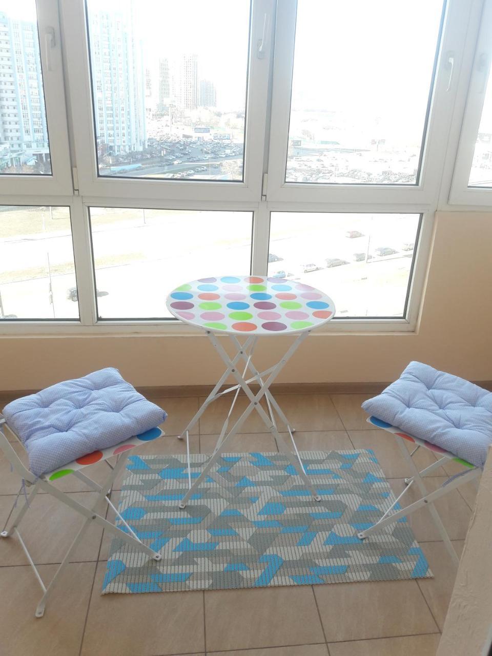 Panoramic View Lux Apartment On Metro Osokorky Kiev Exterior foto